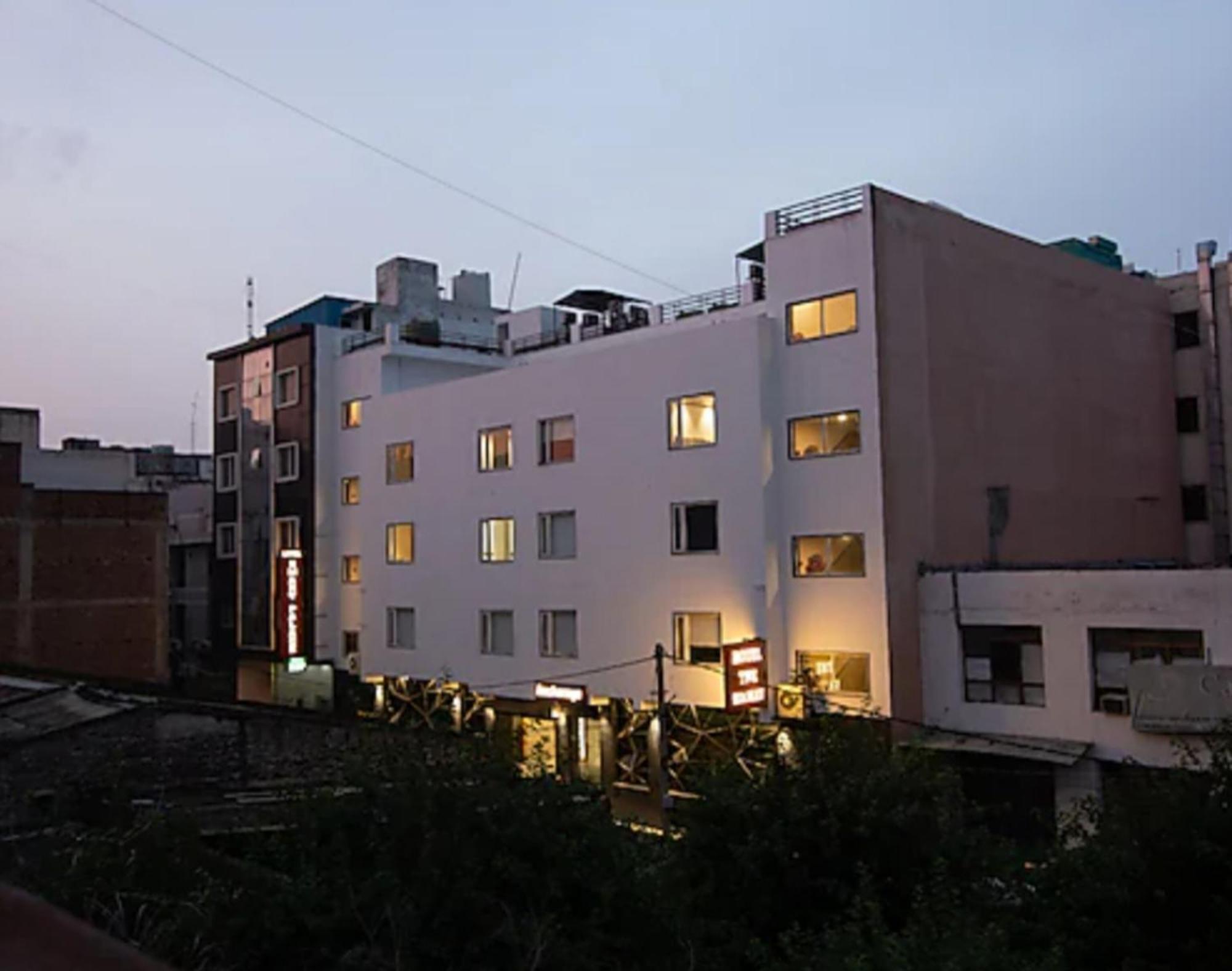Stanley-near Delhi Airport New Delhi